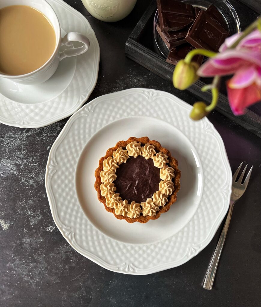 keto tarta czekoladowo rymowa, krem karmelowy, bez cukru