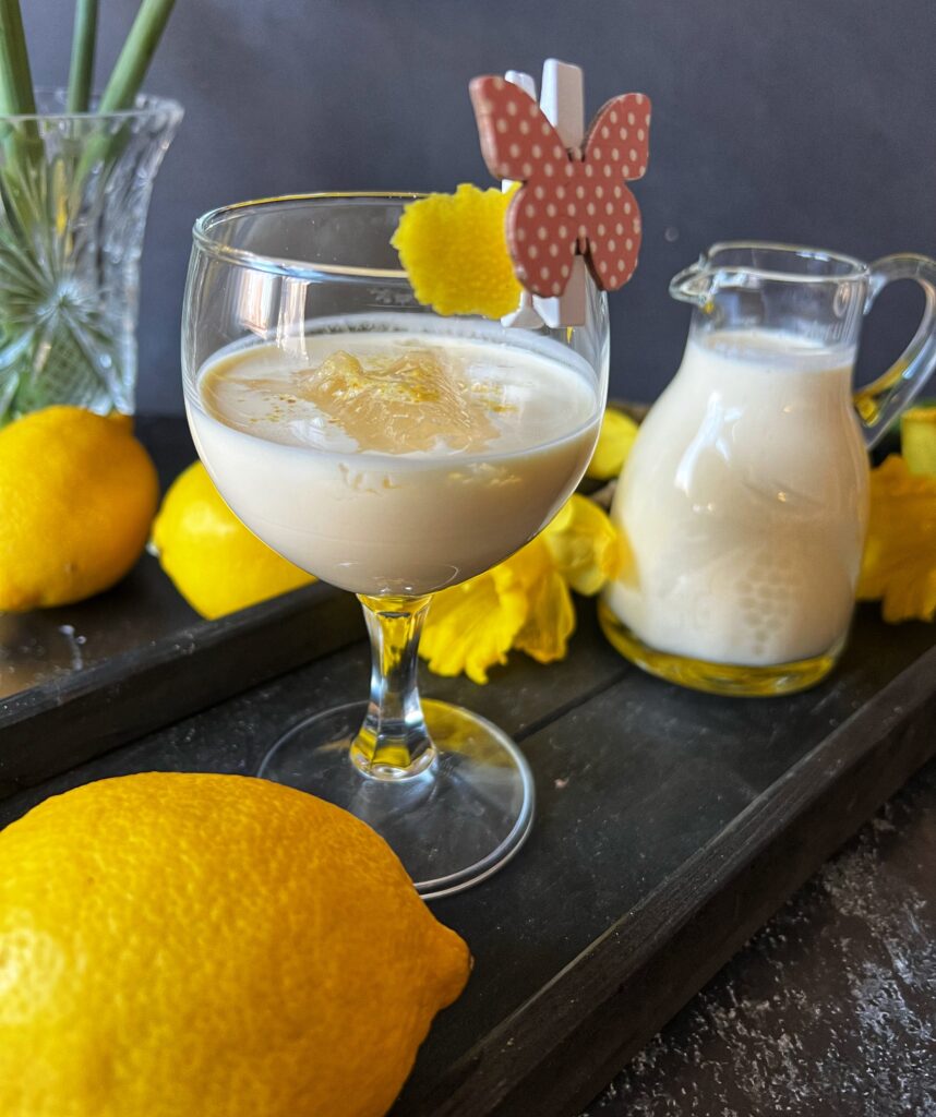 Likier jajeczny o smaku sernika, cytrynowo waniliowy, keto bez cukru