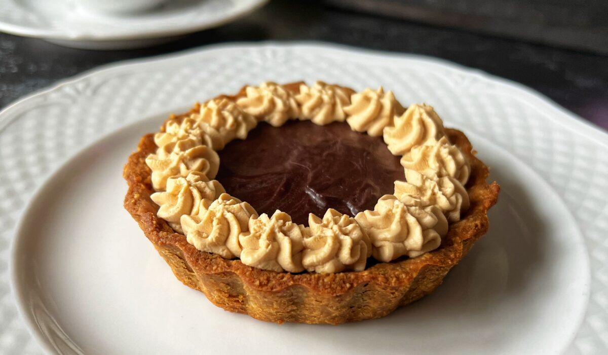 keto tarta czekoladowo rymowa, krem karmelowy, bez cukru