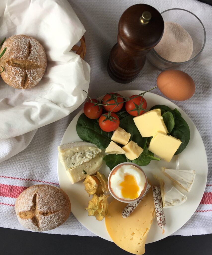 keto śniadanie, keto bułka