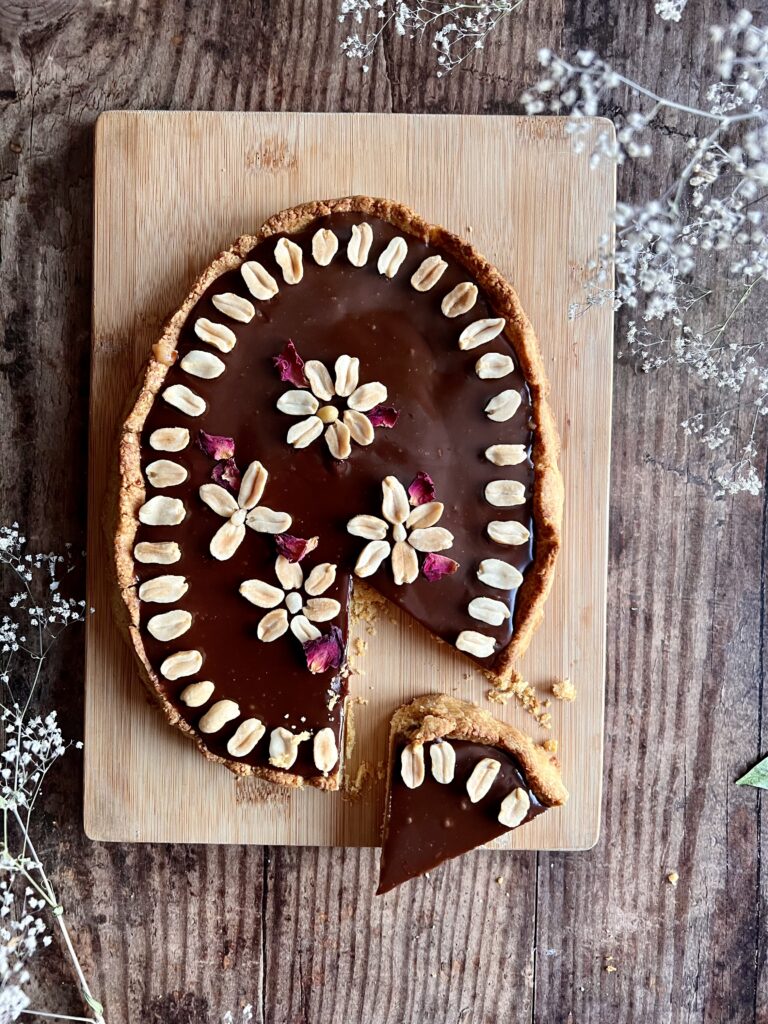 Keto mazurek snickers orzeszki ziemne, karmel, bez cukru i bez glutenu