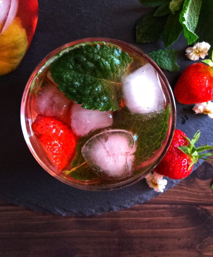 Truskawkowe mojito bez cukru, idealne na majówkę i grilla