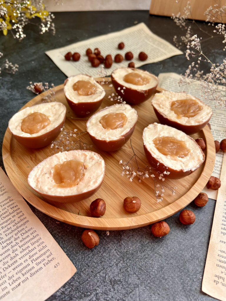 Keto jajeczka czekoladowe "Kinder Bueno" z karmelem