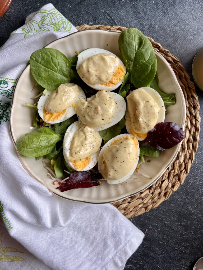 Domowy majonez czosnkowy