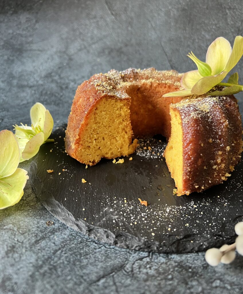 Keto babka wielkanocna "Rum Baba"