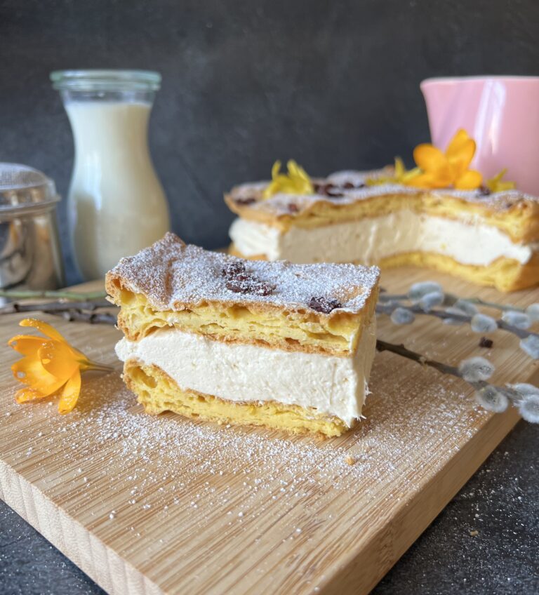 Read more about the article Keto karpatka z kremem waniliowym