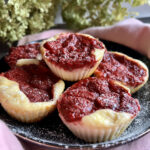 Mini serniczki z truskawkami – przepis z Air Fryera