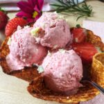 Keto lody truskawkowe – na żółtkach