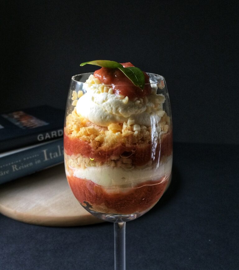 Read more about the article Keto tiramisu rabarbarowe – bez surowych jajek