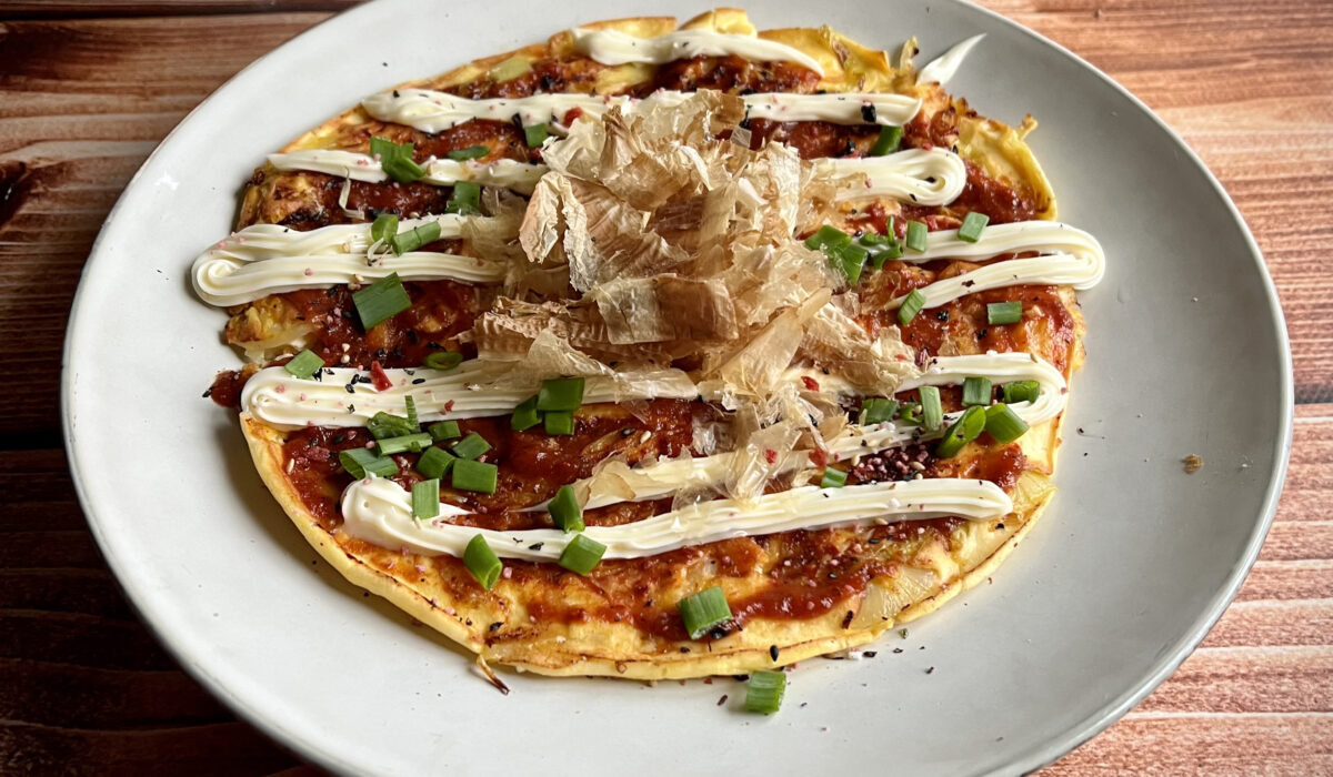Keto omlet japoński Okonomiyaki z białą kapustą