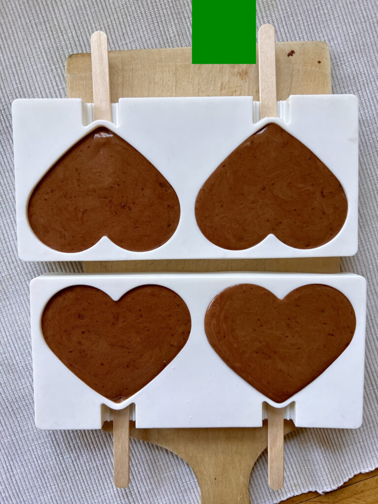 Keto lody czekoladowe - pyszny deser bez cukru, idealny na lato