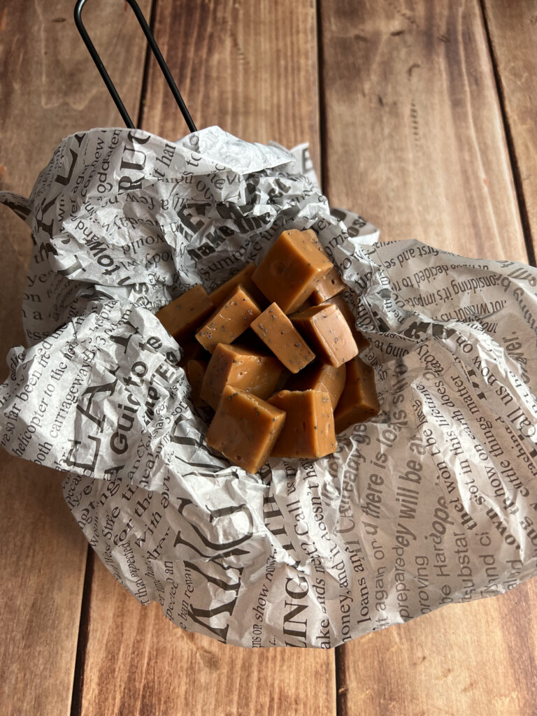 Keto krówki z makiem - domowe cukierki bez cukru
