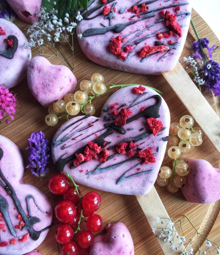 Read more about the article Keto lody jogurtowe z owocami liofilizowanymi