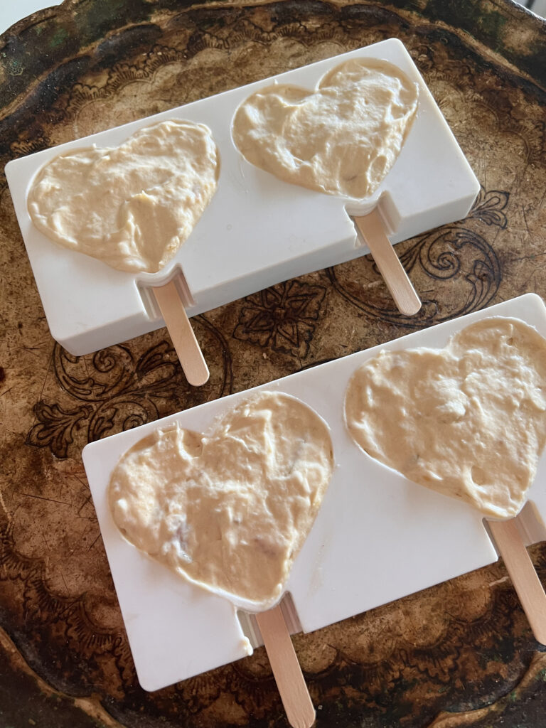 Keto lody rabarbarowe - pyszny, letni deser bez cukru
