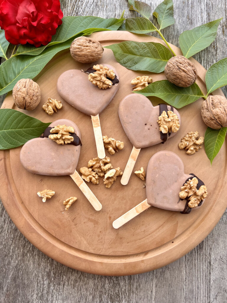 Keto lody o smaku mlecznej czekolady z orzechami włoskimi