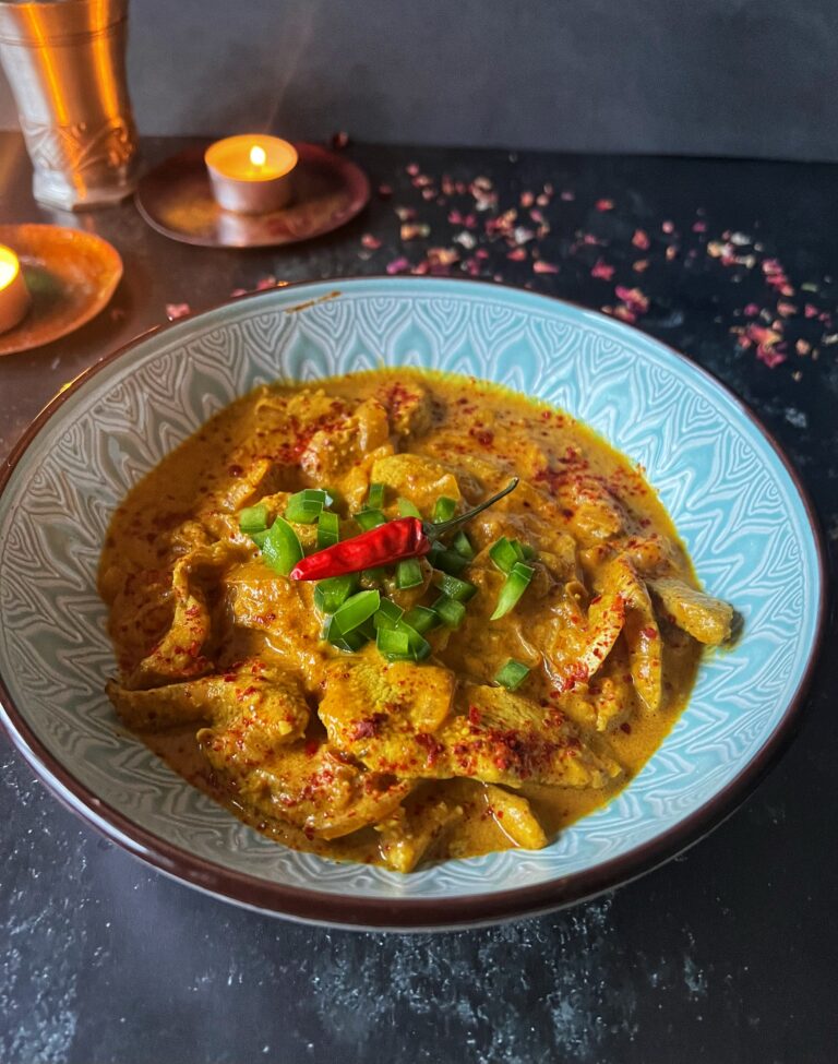 Read more about the article Kurczak w sosie migdałowym czyli chicken korma