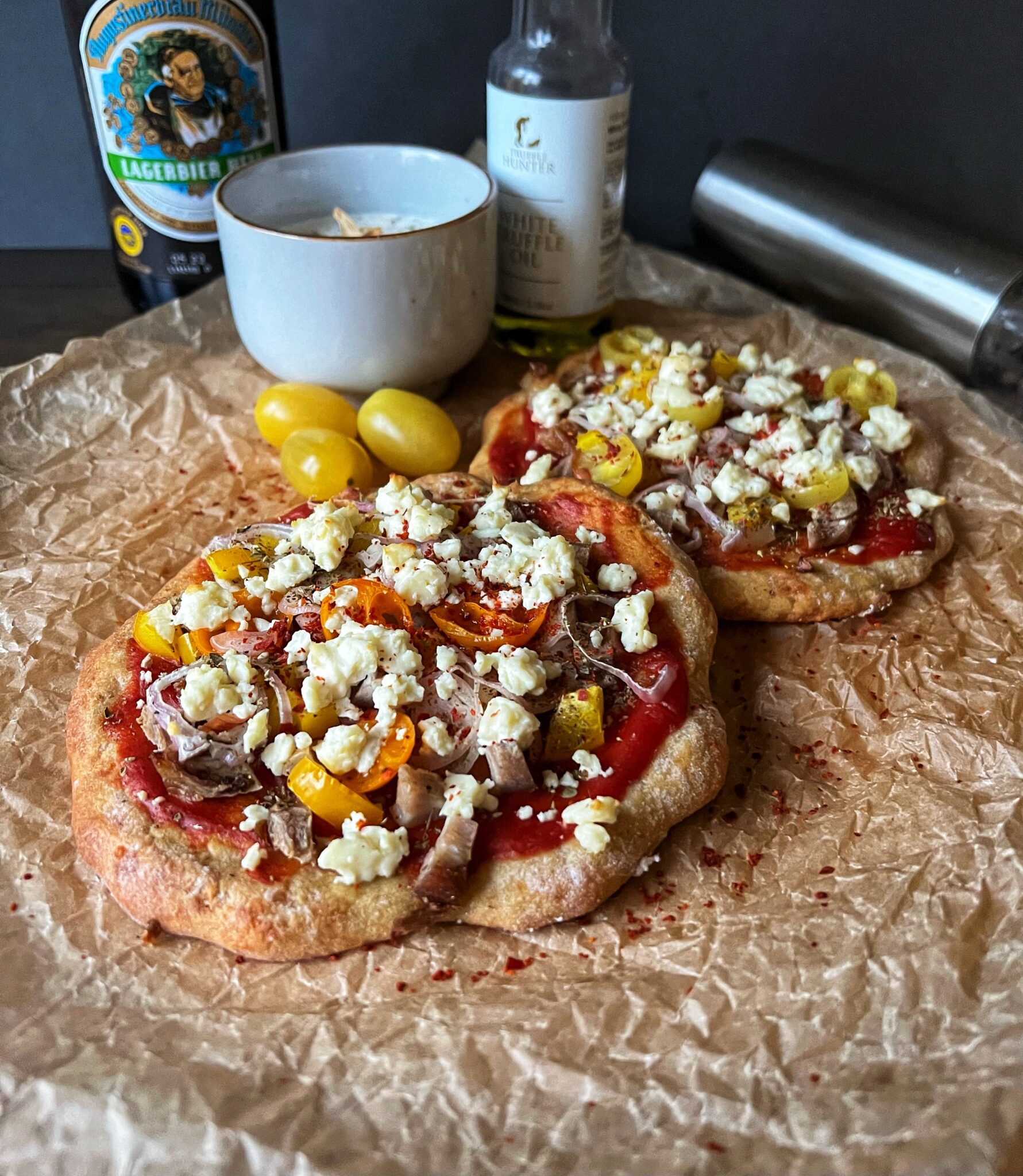 Keto pizzerinki owsiane z fetą - bezglutenowe