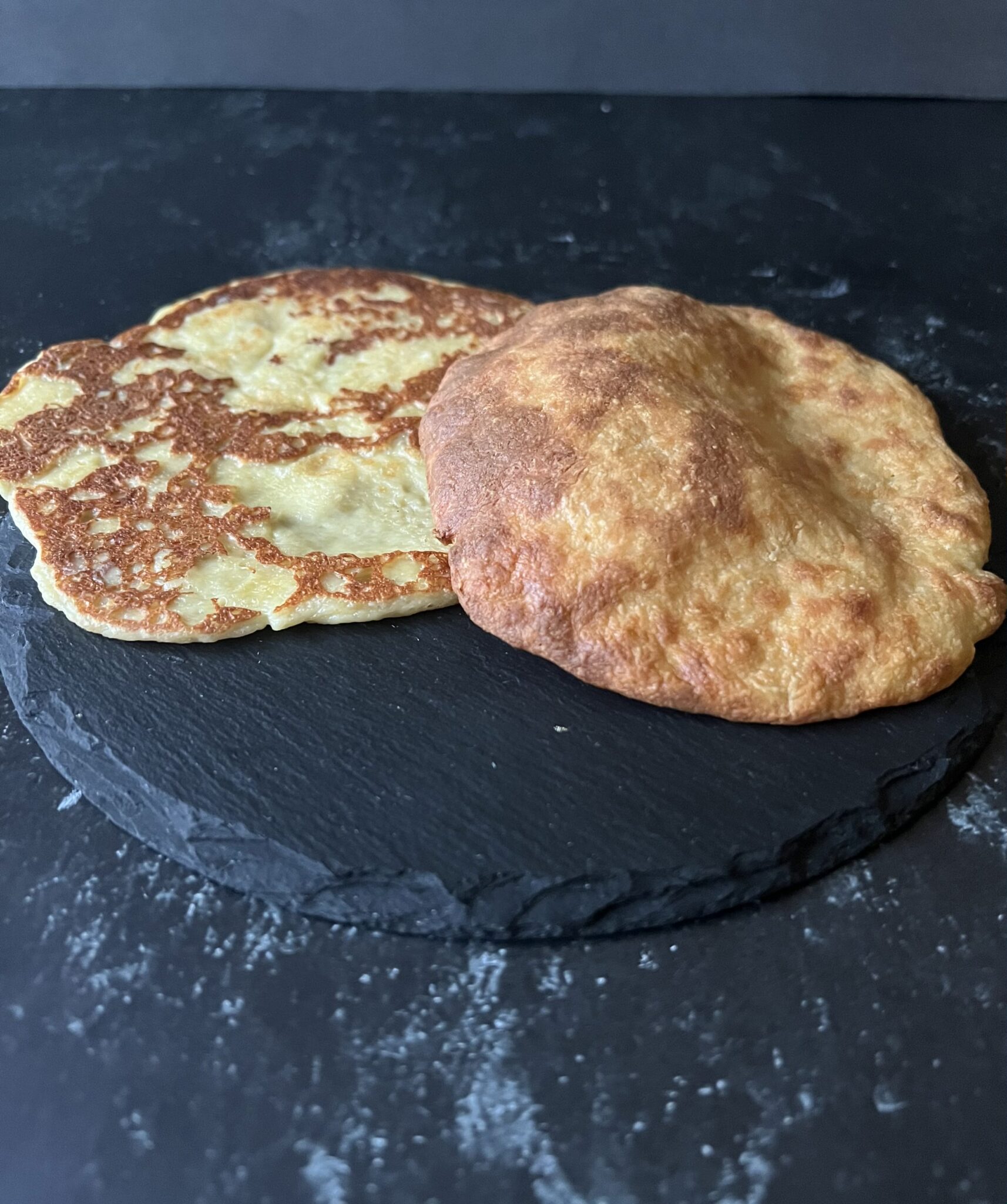 Keto naan - indyjskie chlebki bez glutenu i bez białej mąki