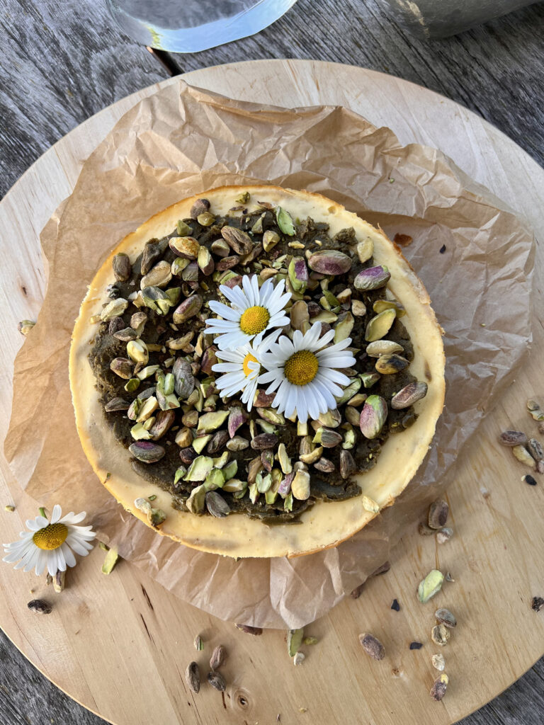 Sernik bez cukru pistacjowo-limonkowy