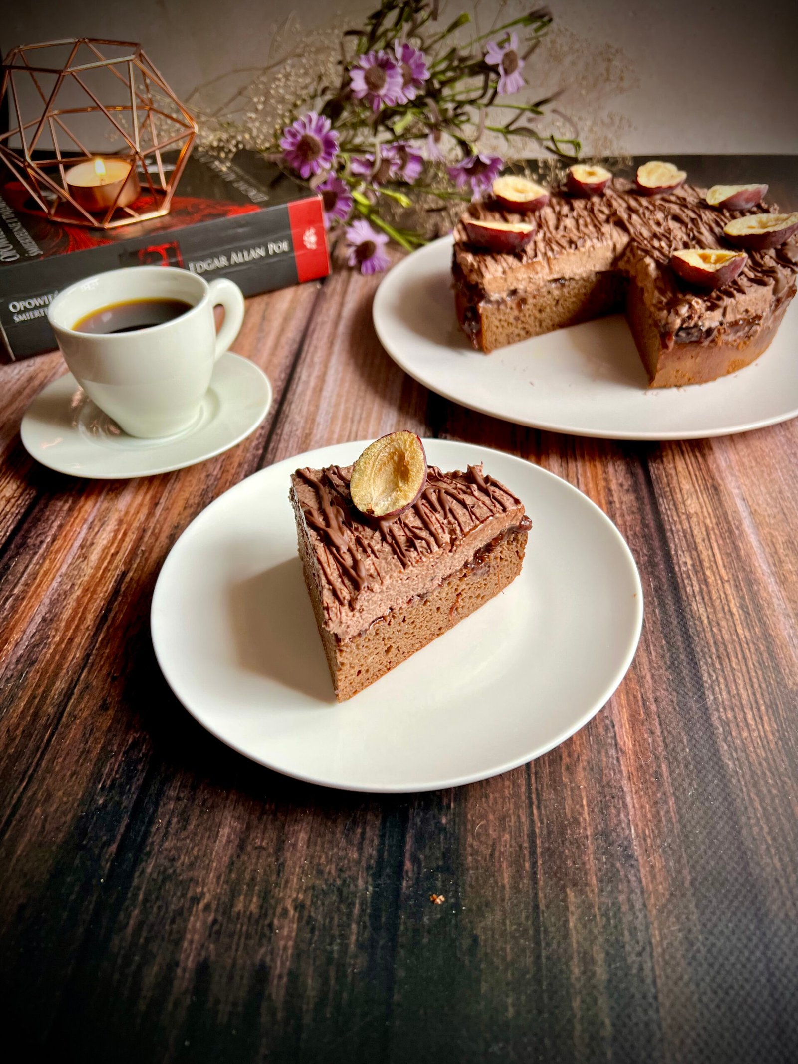 Keto tort czekoladowy z powidłami i rumem