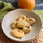 Keto kluseczki z dyni z parmezanem