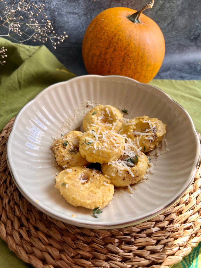 Read more about the article Keto kluseczki z dyni z parmezanem
