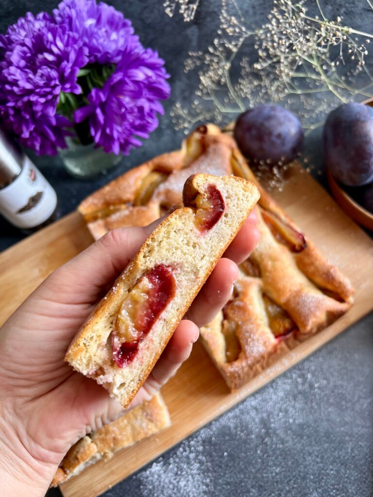 Read more about the article Keto ciasto ze śliwkami i cynamonem