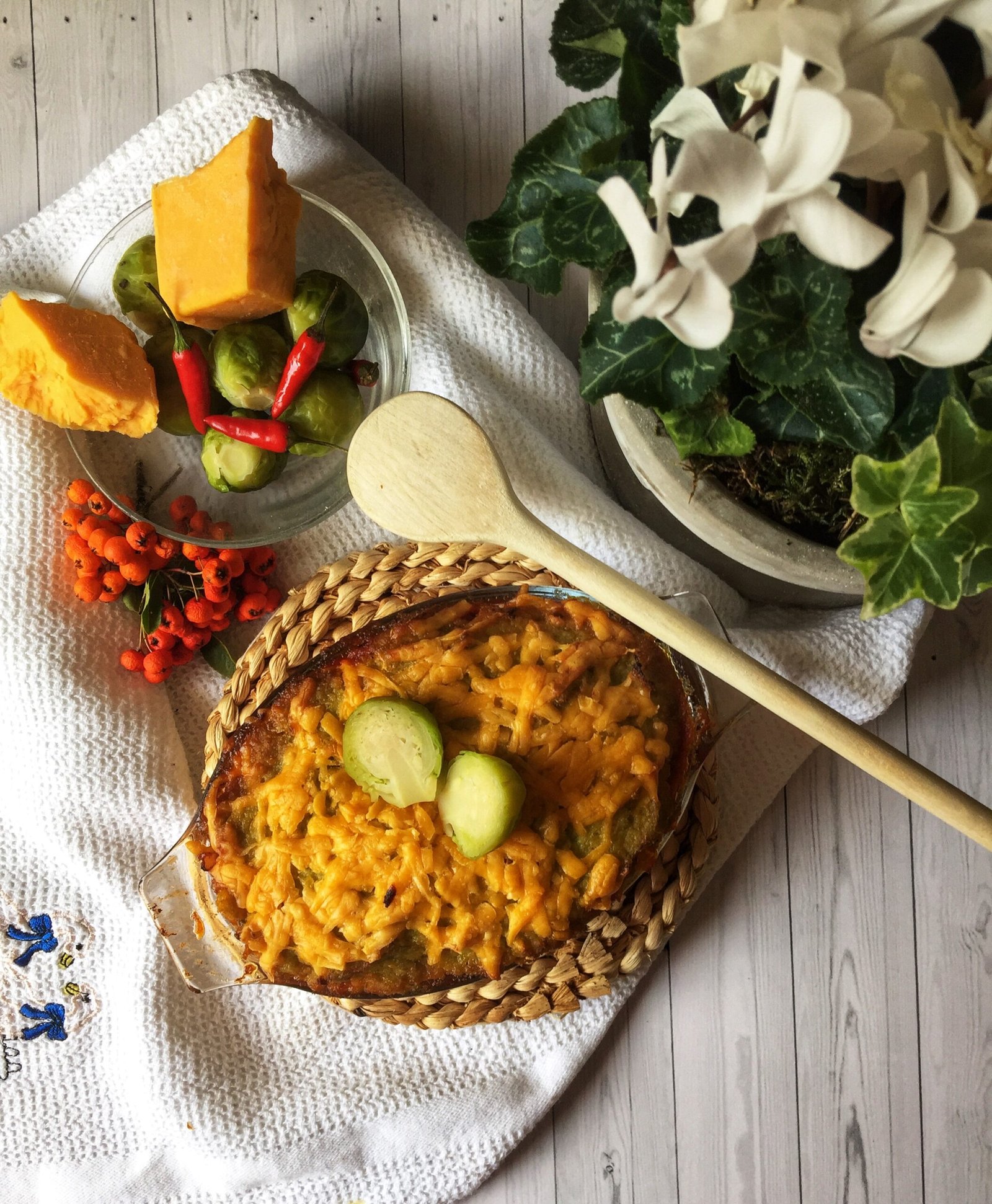 Keto zapiekanka pasterska z puree z brukselki