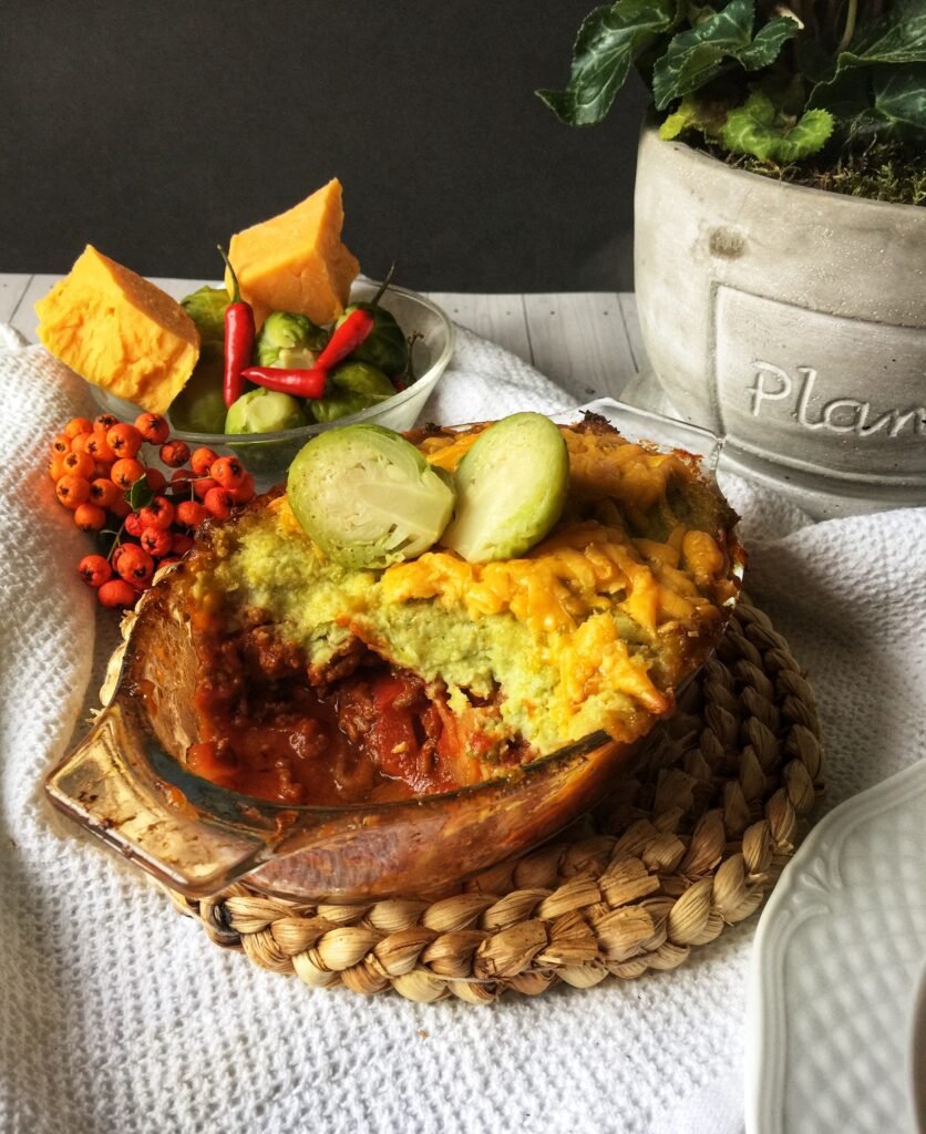 Keto zapiekanka pasterska z puree z brukselki