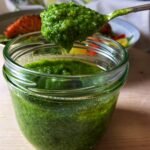 Pesto z rukoli z orzechami makadamia