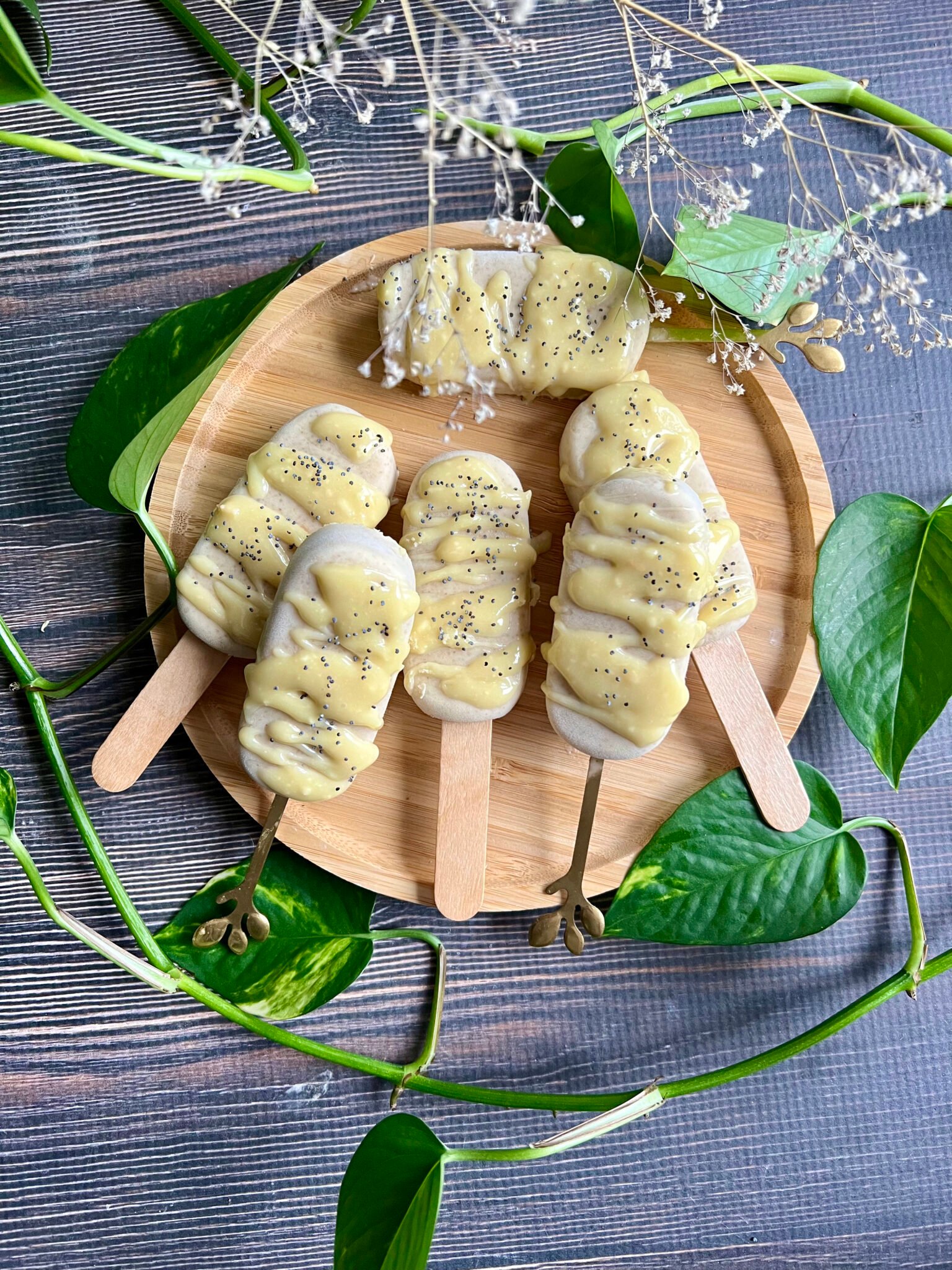 Keto lody makowe – lody na patyku z białym makiem