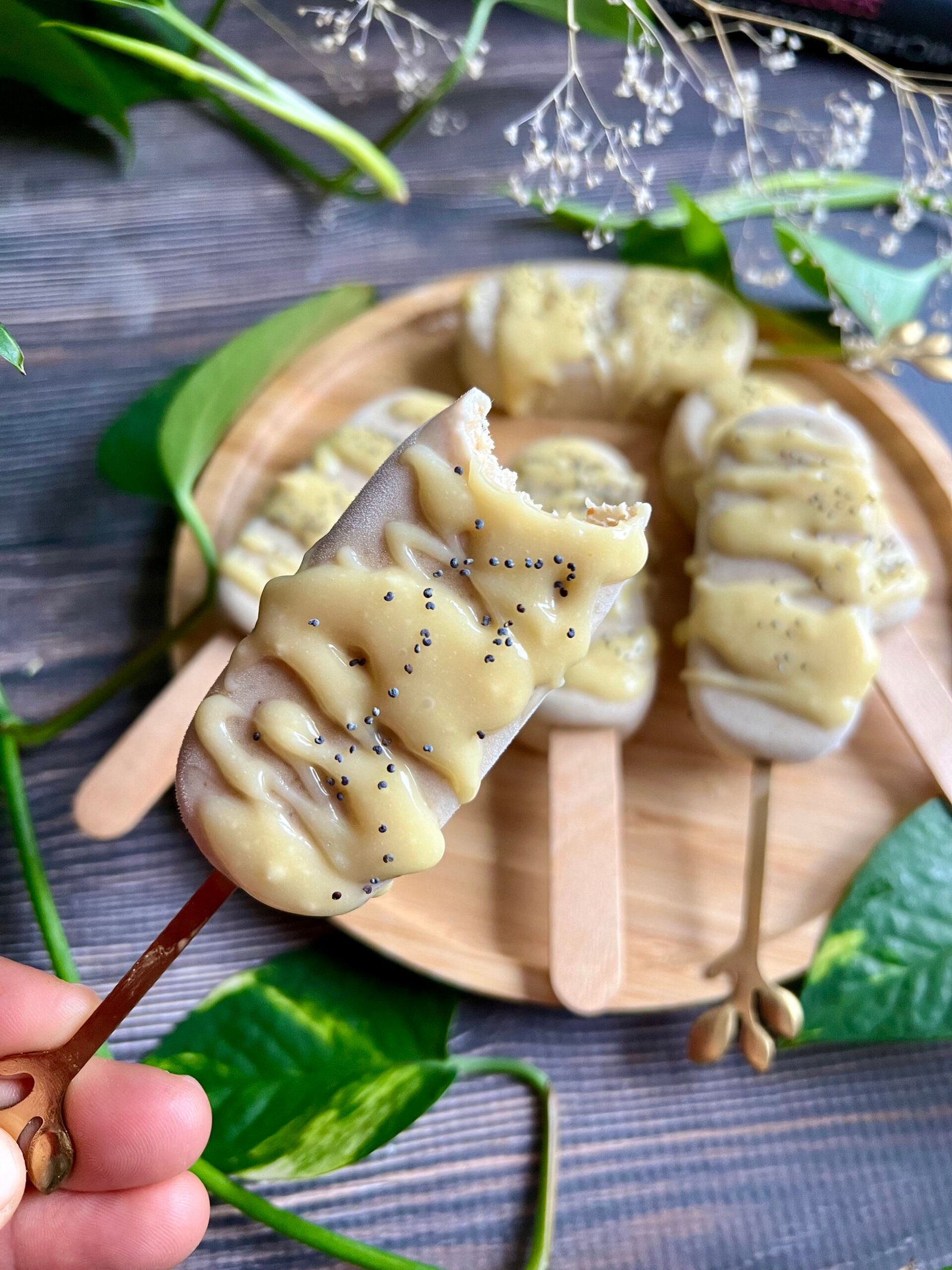 Keto lody makowe – lody na patyku z białym makiem