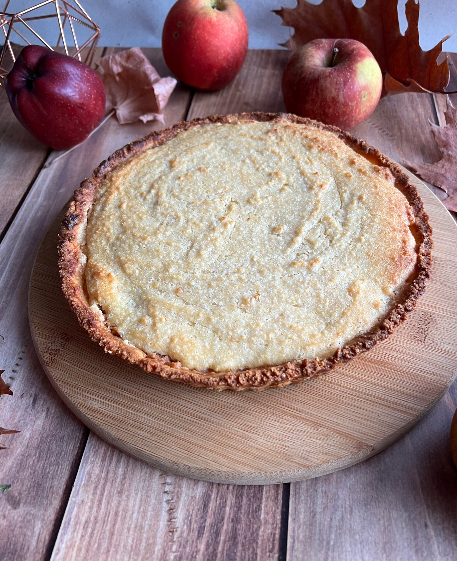 Keto tarta z jabłkami i kremem frangipane