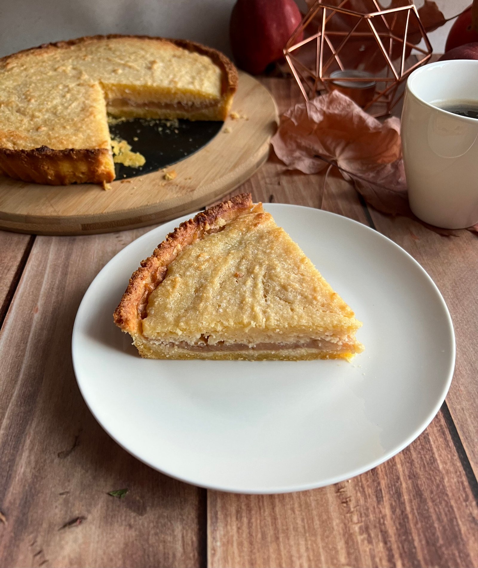 Keto tarta z jabłkami i kremem frangipane
