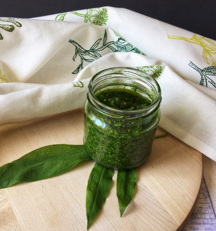 Domowe pesto z czosnku niedźwiedziego