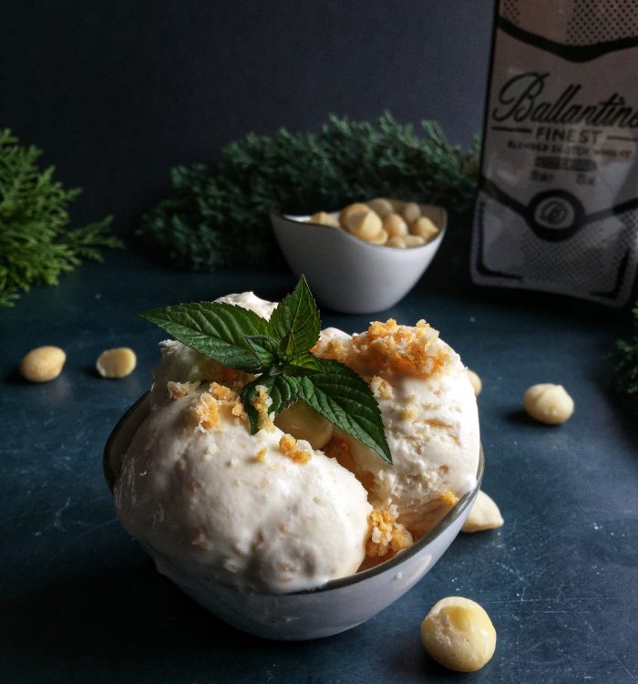 Keto lody o smaku whisky z chrupiącymi orzechami makadamia