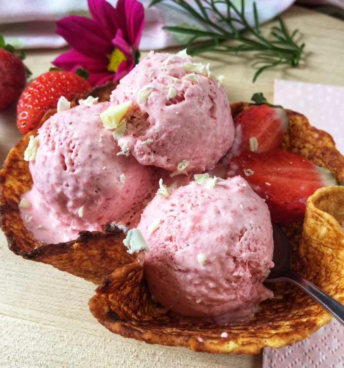 Keto lody truskawkowe na żółtkach