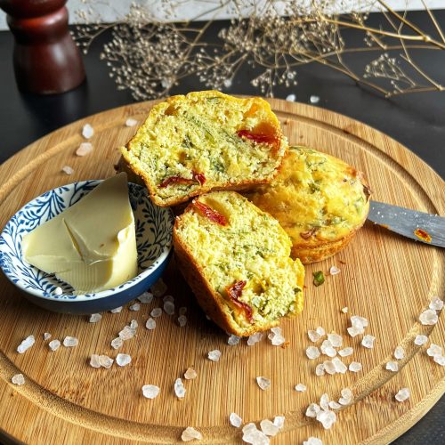 Keto babeczki serowo-pietruszkowe