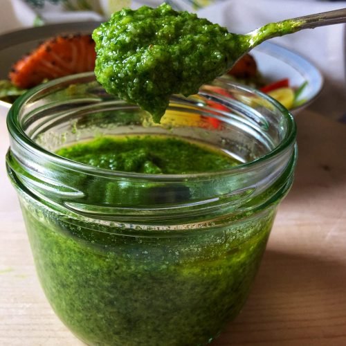 Pesto z rukoli z orzechami makadamia