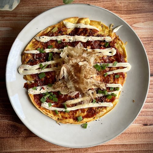 Keto omlet japoński Okonomiyaki z białą kapustą