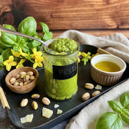 Domowe pesto bazyliowo-pistacjowe