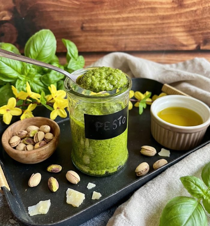 Domowe pesto bazyliowo-pistacjowe