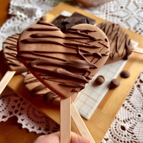 Keto lody czekoladowe - pyszny deser bez cukru, idealny na lato