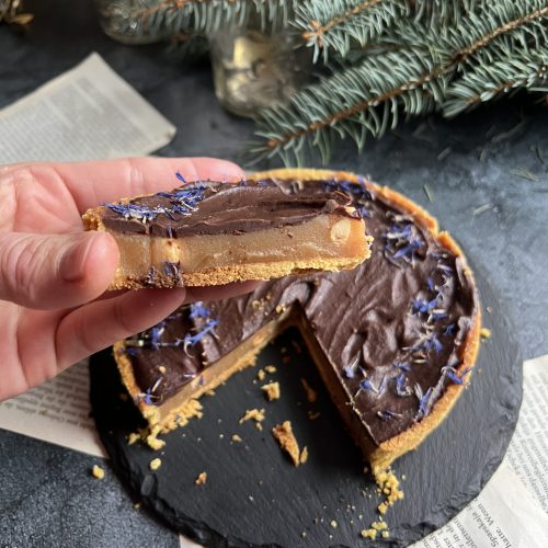 Keto tarta z karmelem i orzechami laskowymi
