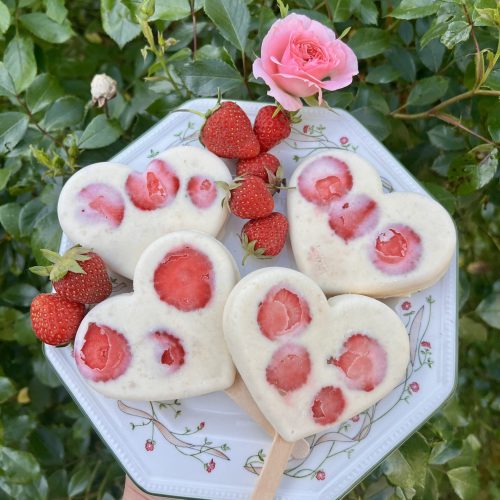 Keto lody o smaku sernika cytrynowego z truskawkami - lekkie i orzeźwiające