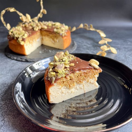 Keto sernok dubajski, pistacje, czekolada, bez cukru, bez glutenu, przepis, low carb