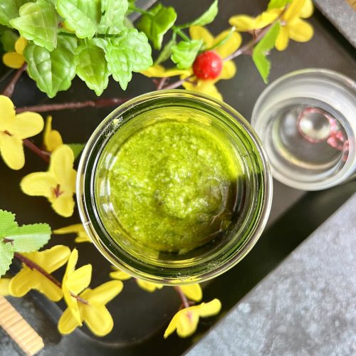 Domowe pesto szczypiorkowe - pikantne i aromatyczne