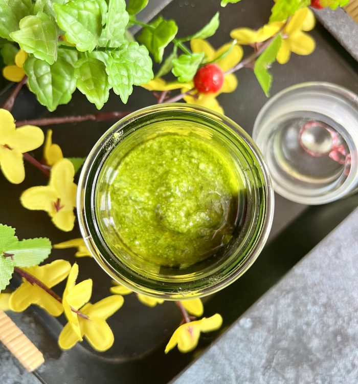 Domowe pesto szczypiorkowe - pikantne i aromatyczne